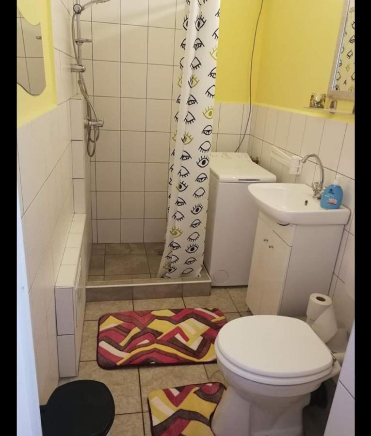 Orsi Apartman / Vendeghaz Kecskemet Exterior photo