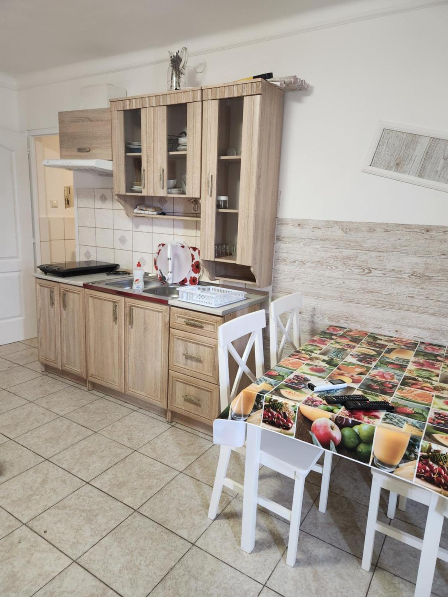 Orsi Apartman / Vendeghaz Kecskemet Exterior photo