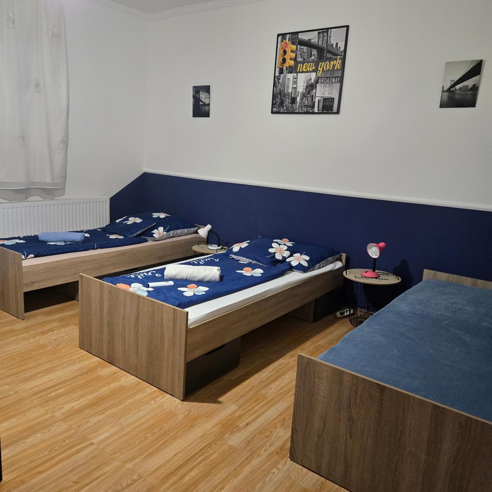 Orsi Apartman / Vendeghaz Kecskemet Exterior photo